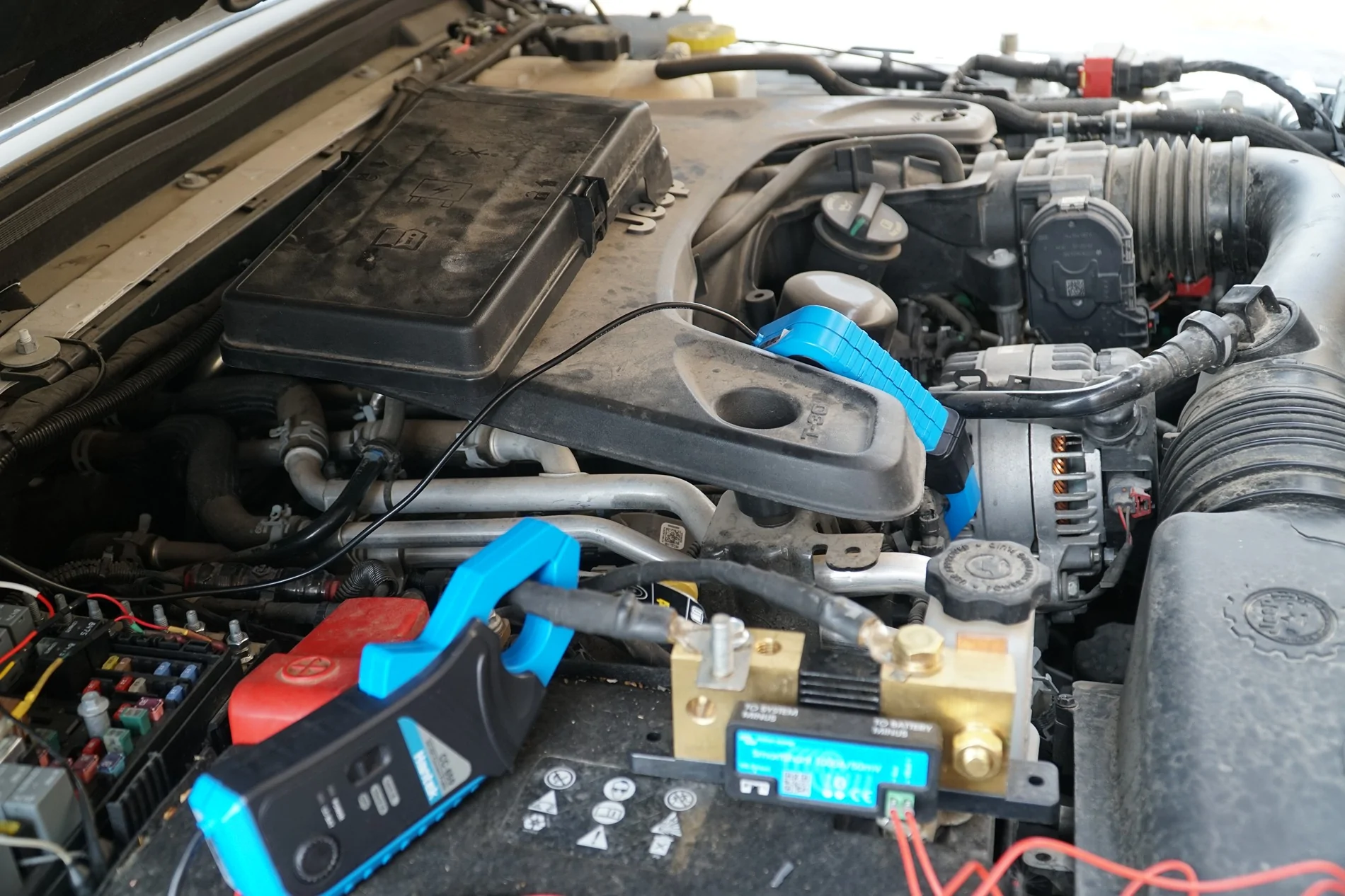 Jeep Gladiator Jeep battery and alternator current DSC09695