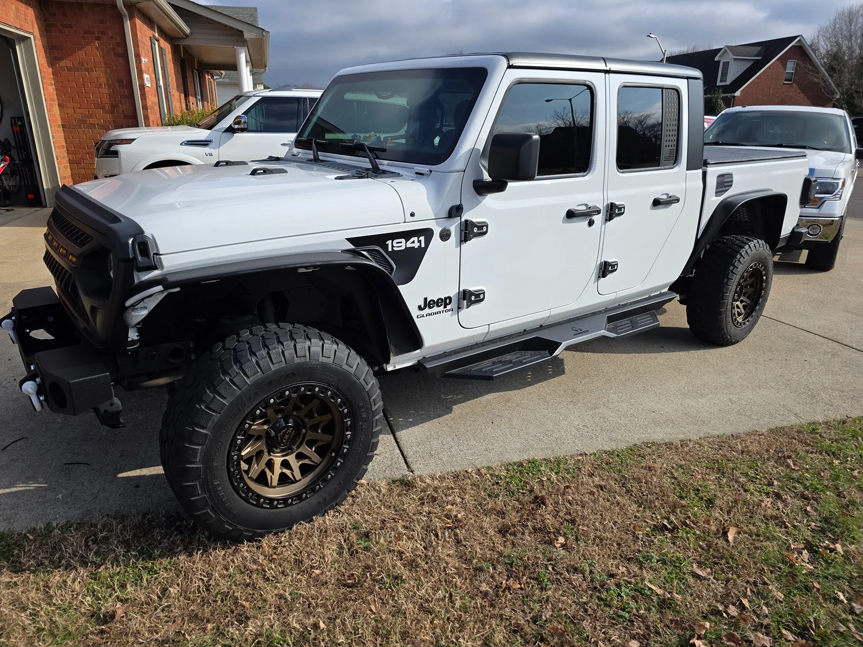 Jeep Gladiator Kbd fenders with factory inner fenders 305