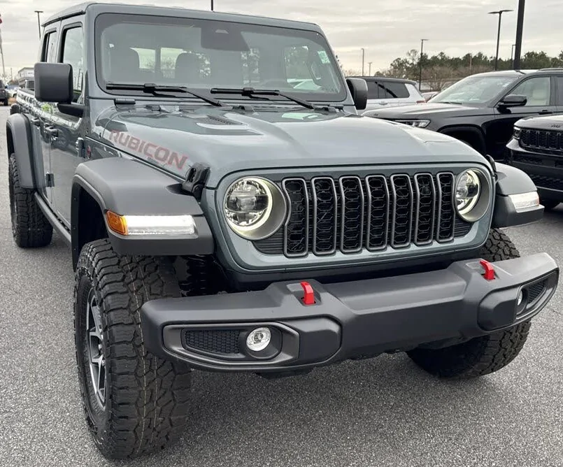 Jeep Gladiator New hoods showing up on Rubicons steel