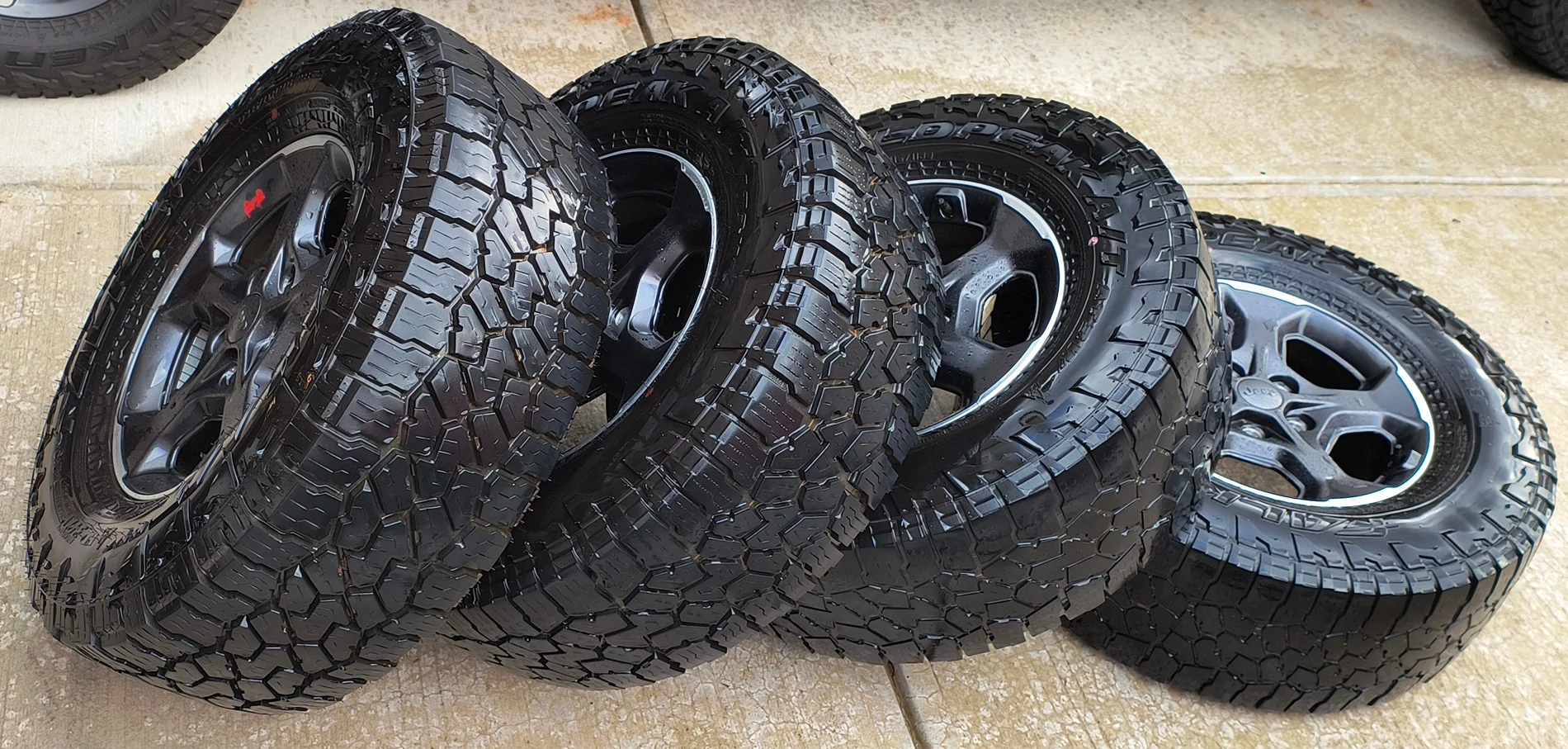 Jeep Gladiator Rubi Wheels with Tires and TPMS IMG_20251226_153329500~2