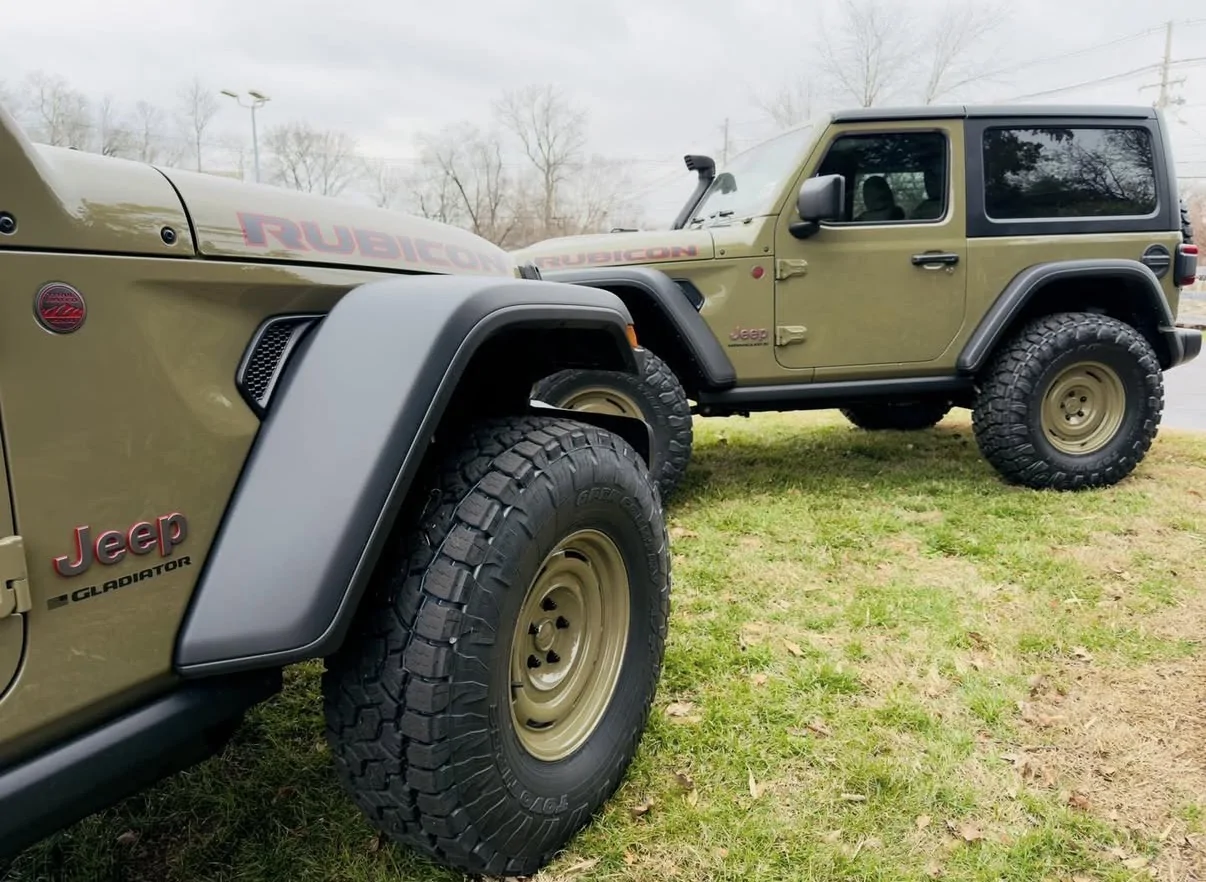 Jeep Gladiator Jeeps Parking Next To Jeeps IMG_1826