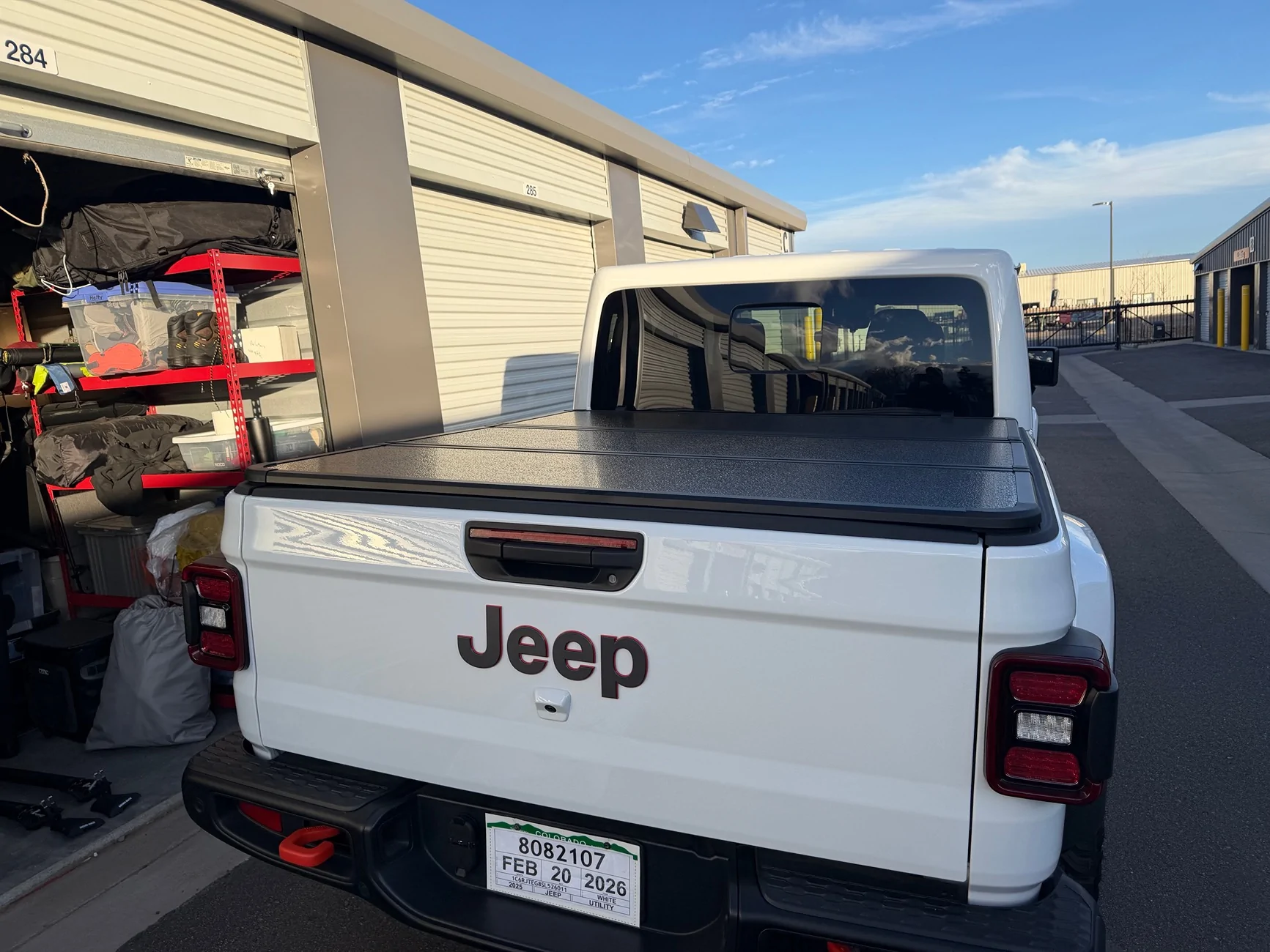 Jeep Gladiator Inexpensive Amazon Tonneau Cover IMG_0539