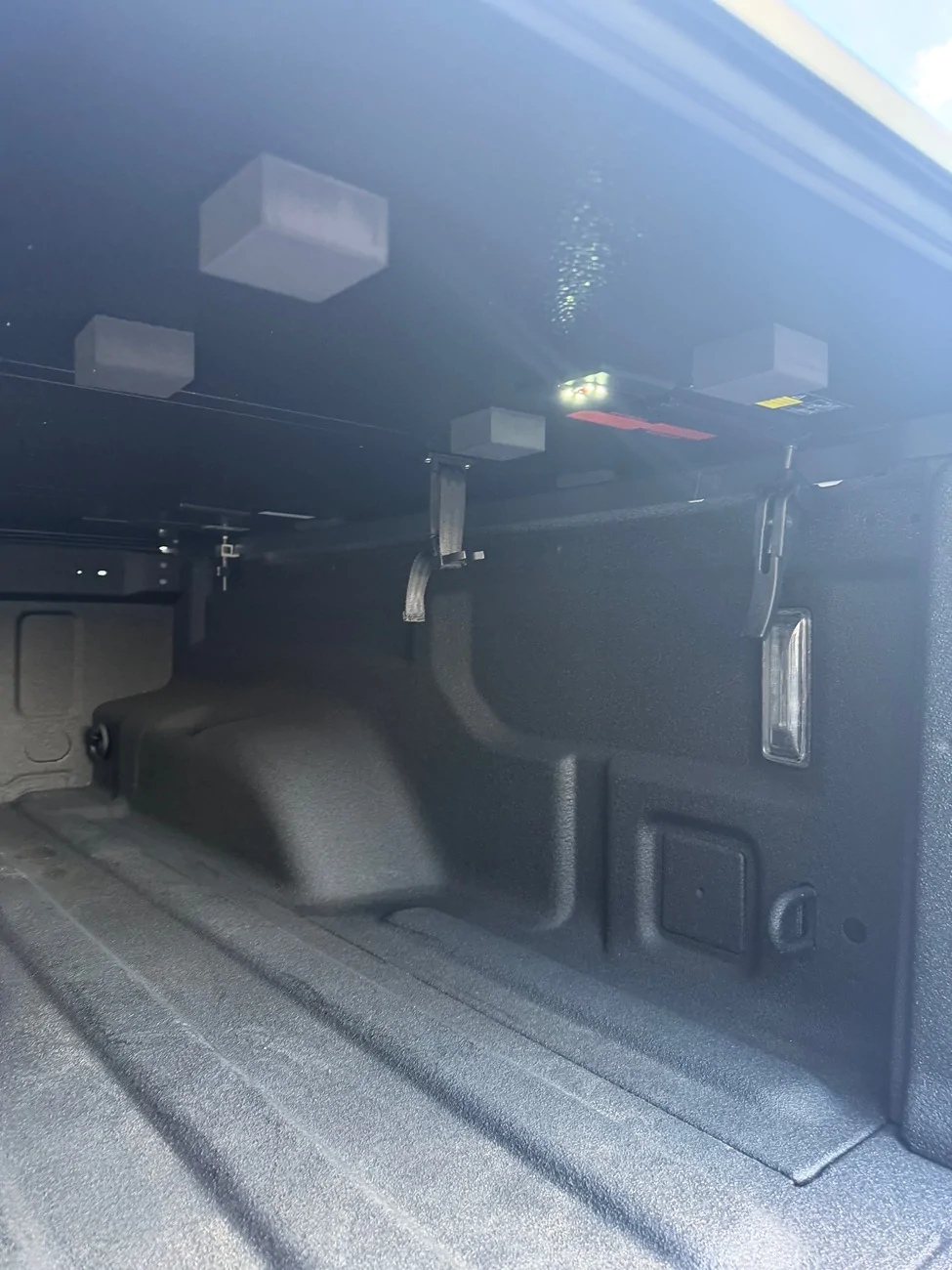 Jeep Gladiator Inexpensive Amazon Tonneau Cover IMG_0537