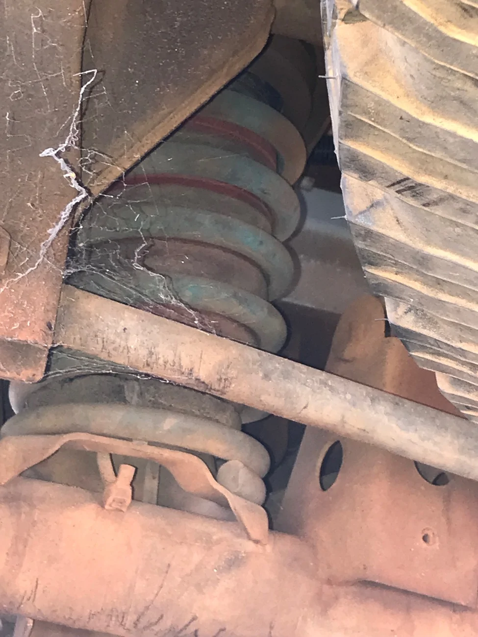 Jeep Gladiator Rear airbags suspension discovered... is this a win for me? 2B1FDCB9-2691-4DBA-B531-46CF228CAE00