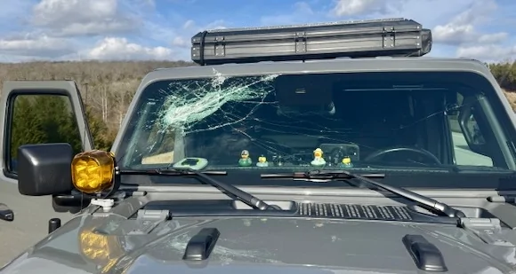 Jeep Gladiator Windshield - Only lasted 2 1/2 Months Jeep Gladiator Mojave Damage & body damage above windsheild