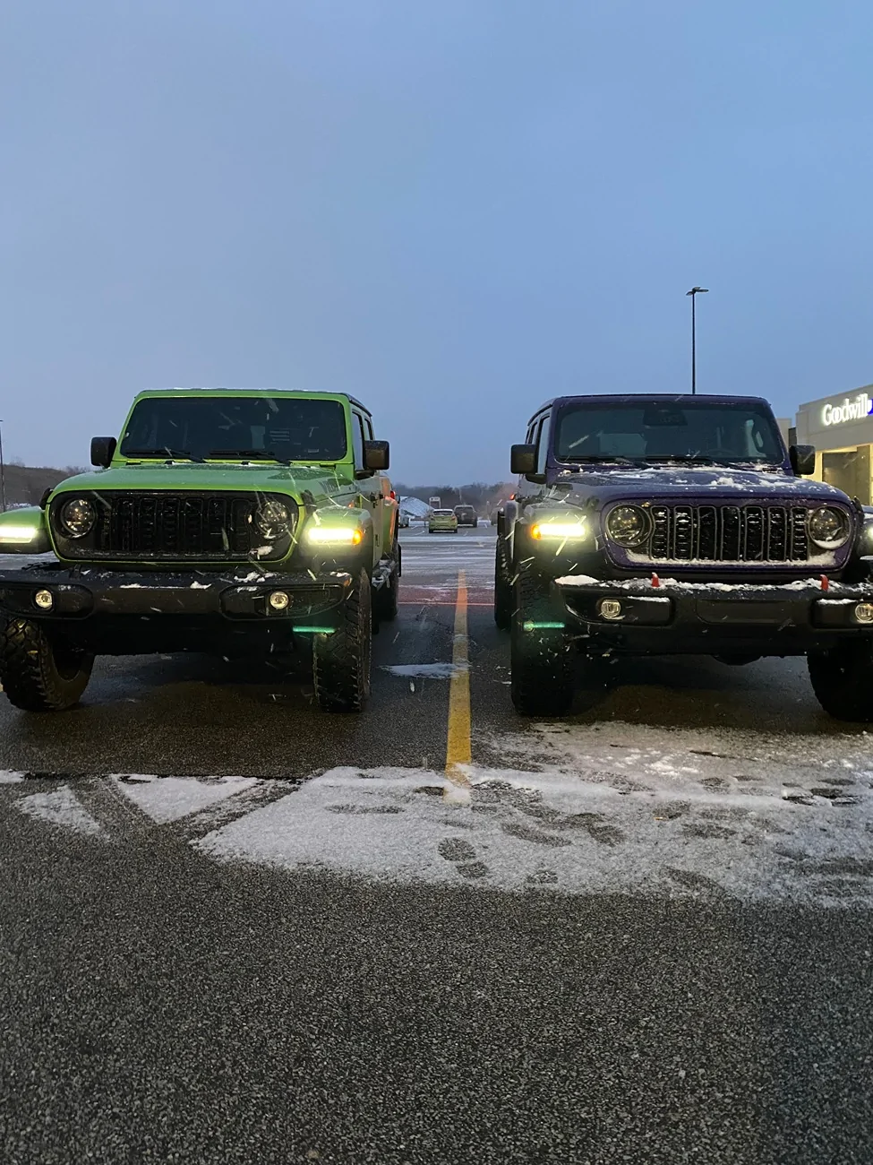 Jeep Gladiator Jeeps Parking Next To Jeeps IMG_2112