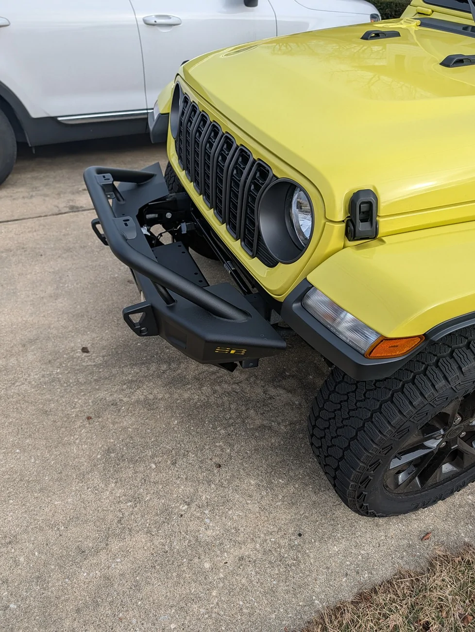Jeep Gladiator Smittybilt xrc gen 3 bumper install- is this right? PXL_20251231_174358767.MP