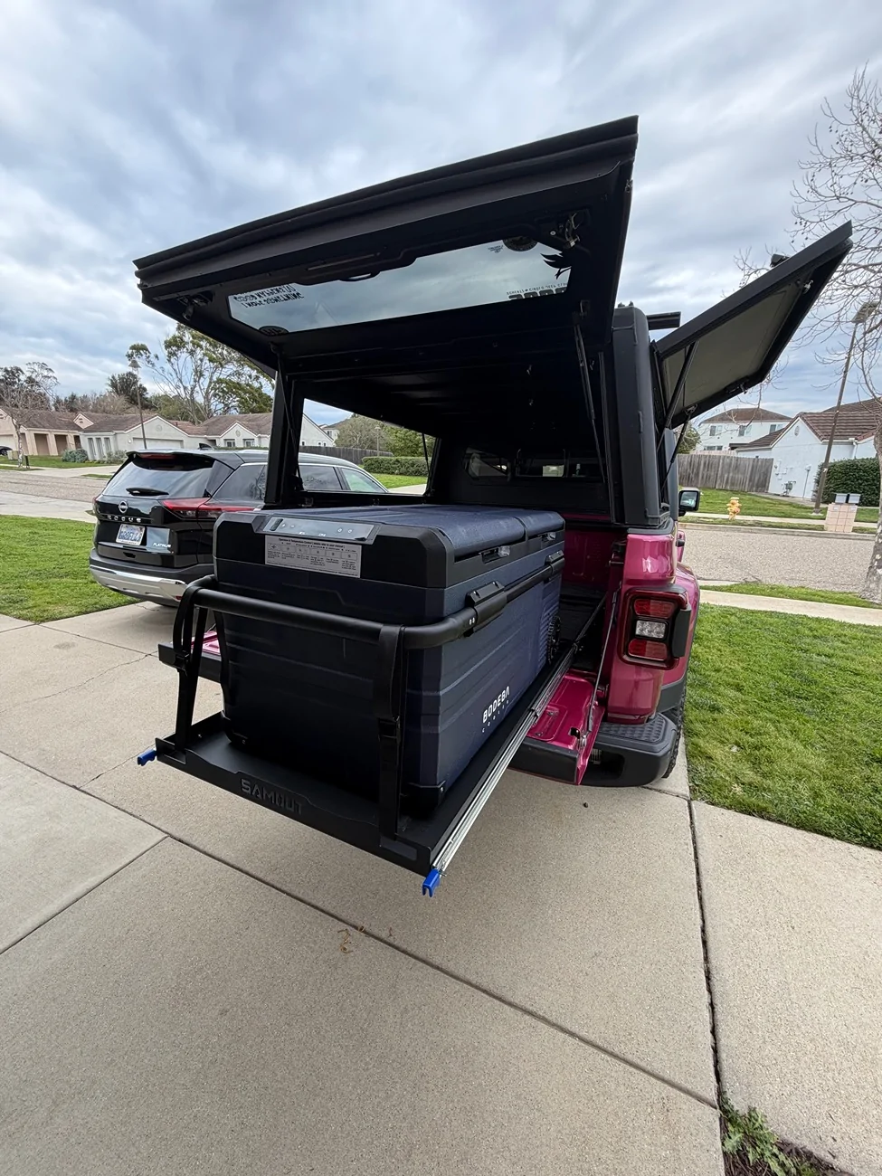Jeep Gladiator Alu-Cab Contour Canopy Roll Call - not Camper IMG_0385