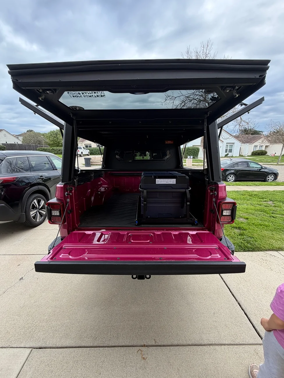 Jeep Gladiator Alu-Cab Contour Canopy Roll Call - not Camper IMG_0383