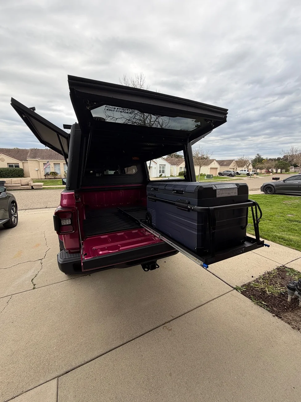 Jeep Gladiator Alu-Cab Contour Canopy Roll Call - not Camper IMG_0384