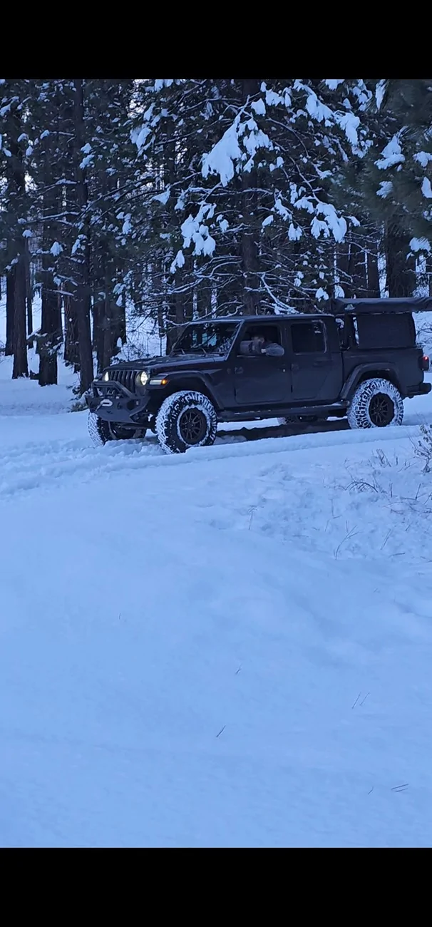 Jeep Gladiator What did you do WITH your Gladiator today? Screenshot_20251228_211211_Gallery
