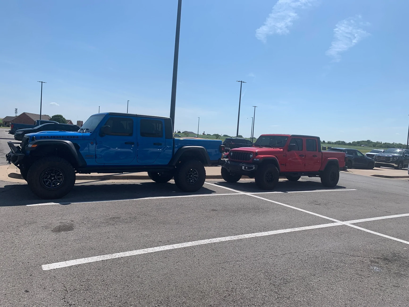 Jeep Gladiator Jeeps Parking Next To Jeeps IMG_9218