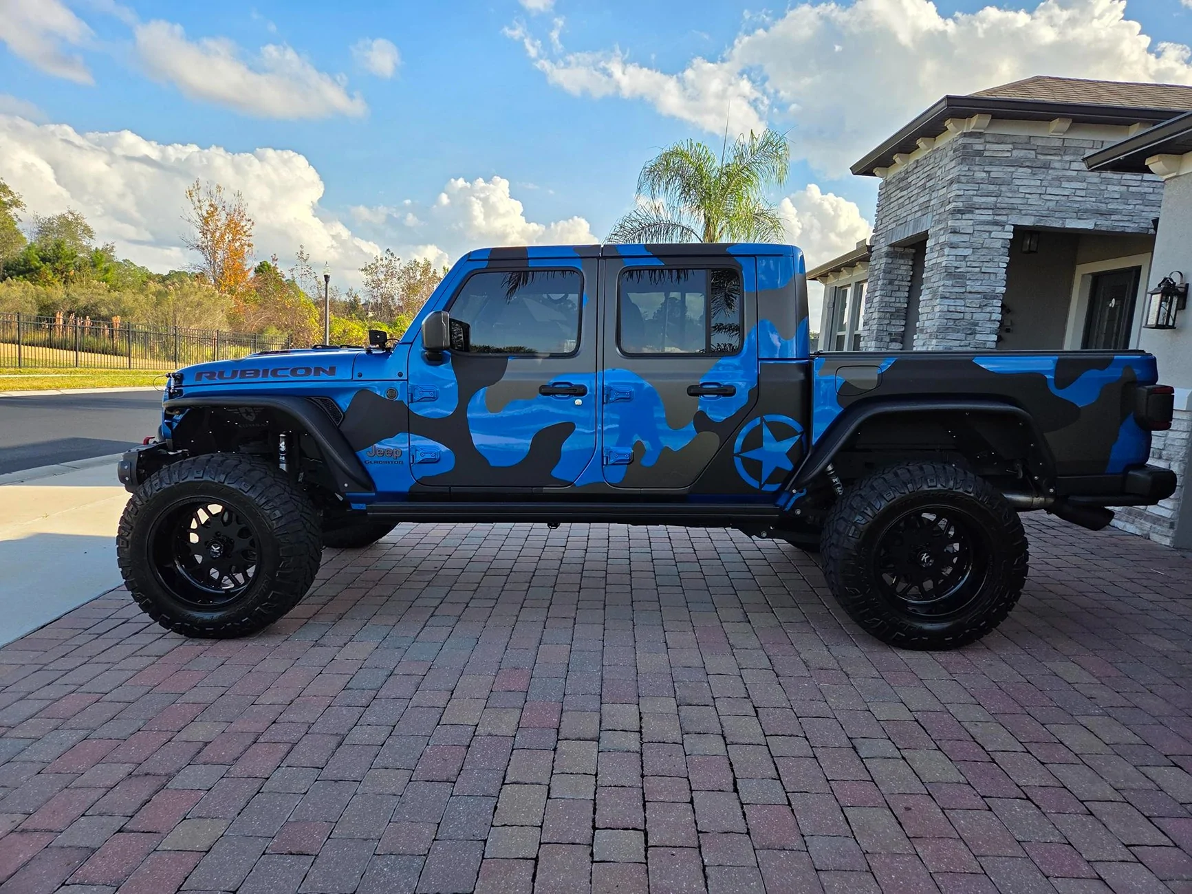 Jeep Gladiator AMW 392 (6.4) installation and experience 8