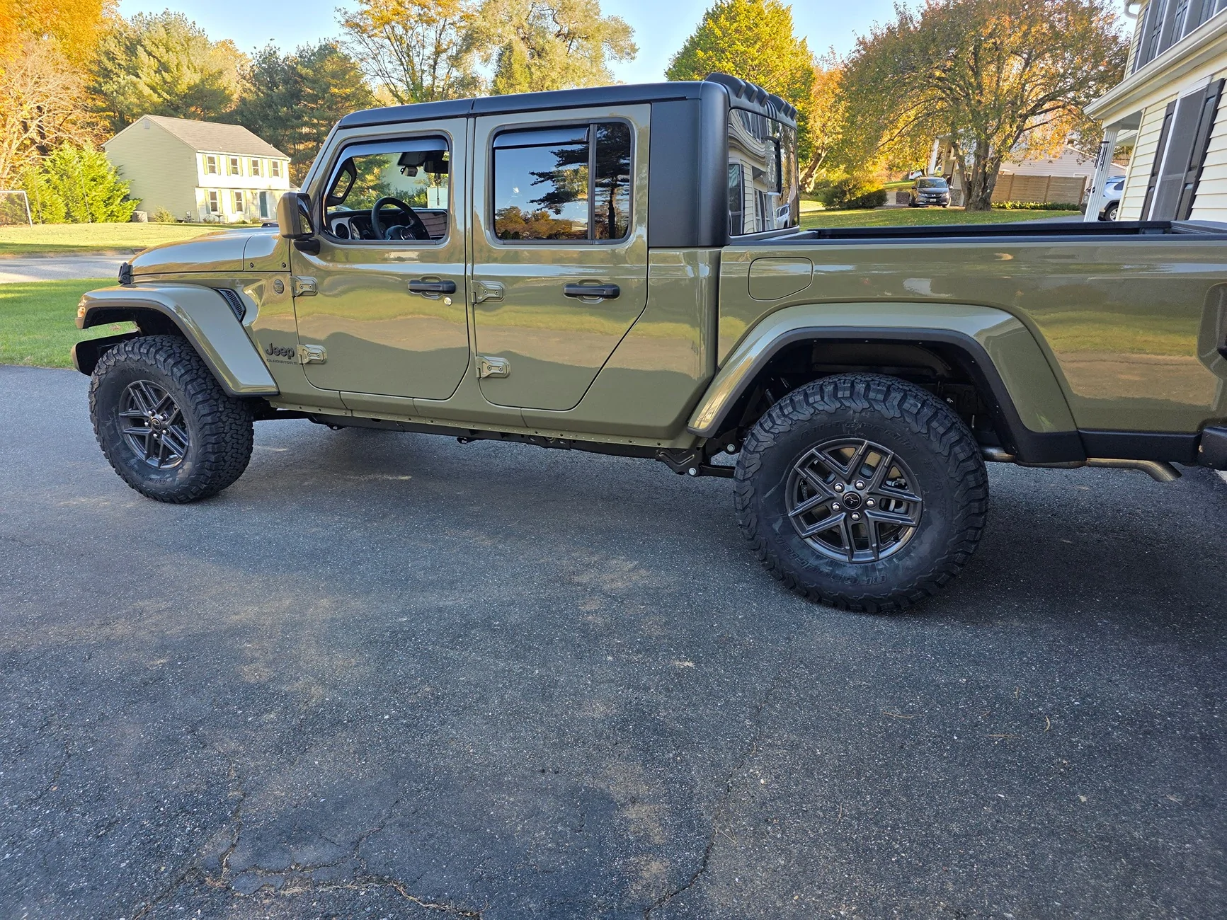 Jeep Gladiator Asking experts again. 3.5 lift after removing 2.5 leveling spacers in front. 20251027_160616_Original