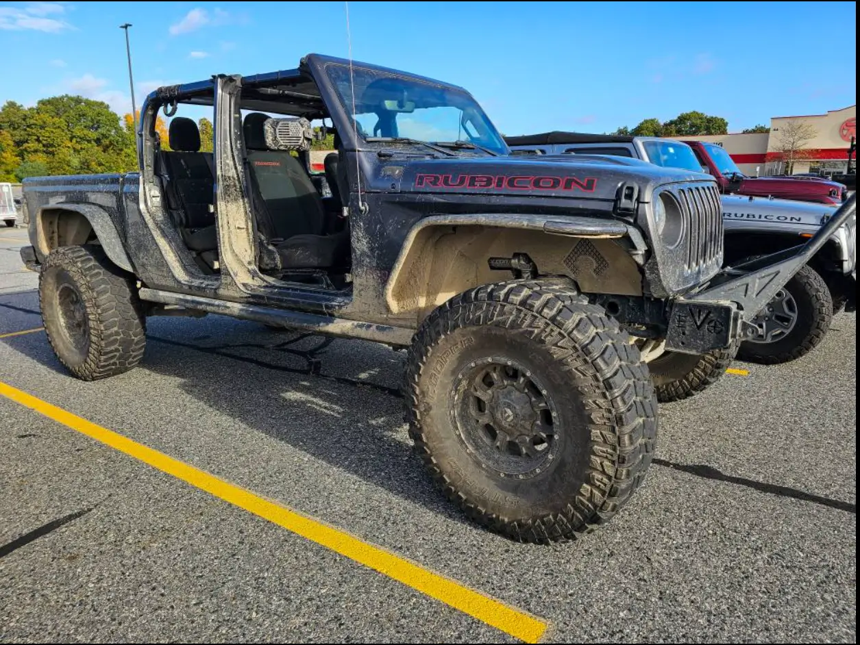 Jeep Gladiator new to the forum Screenshot 2025-12-19 4.30.57 PM