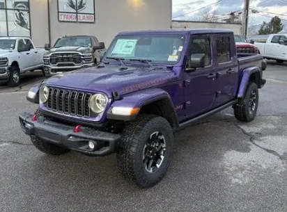 Jeep Gladiator New hoods showing up on Rubicons 1768104274613-c0