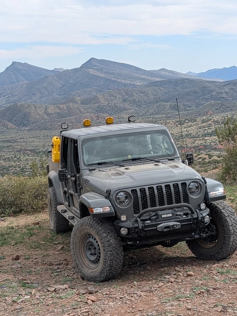 Jeep Gladiator New hoods showing up on Rubicons 1000012065