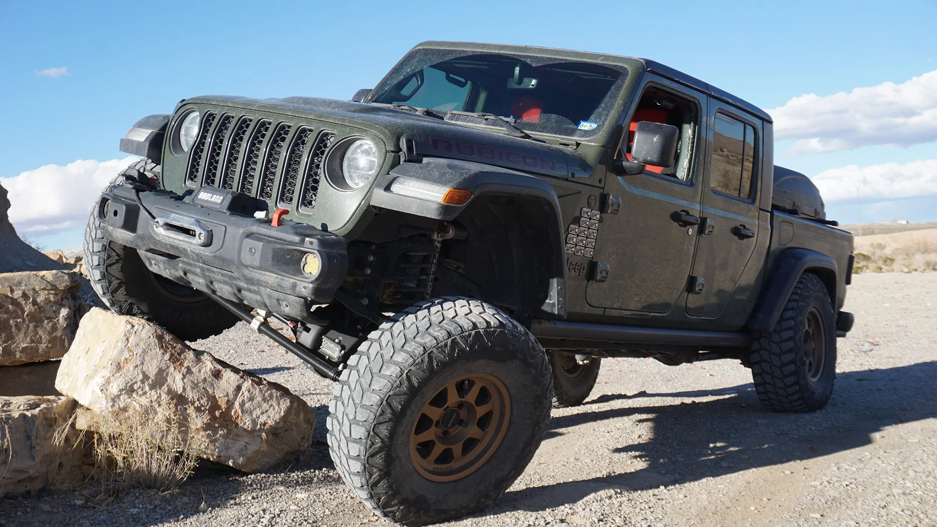 Jeep Gladiator Bent Axle or Blown Ball Joints/ Hub Bearing? DSC01930