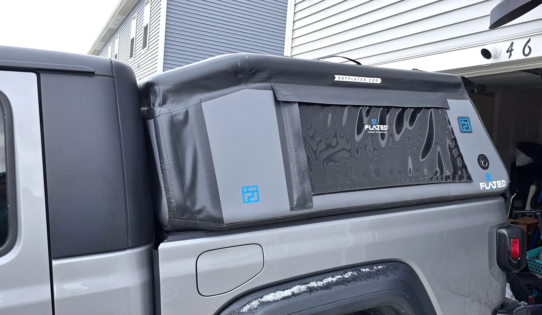 Jeep Gladiator Flated Topper, Great Condition $250, pickup only 20251111_093003(2)