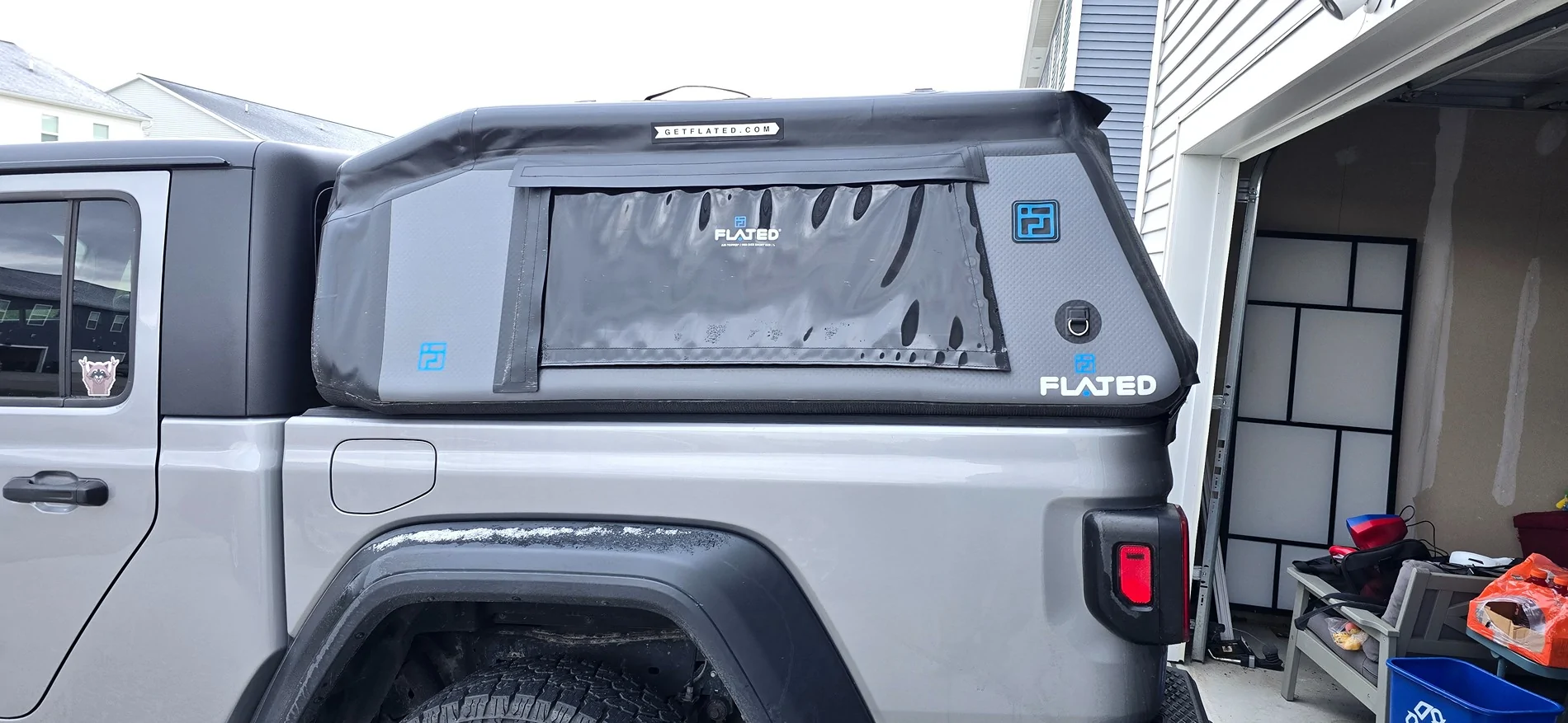 Jeep Gladiator Flated Topper, Great Condition $250, pickup only 20251111_092906