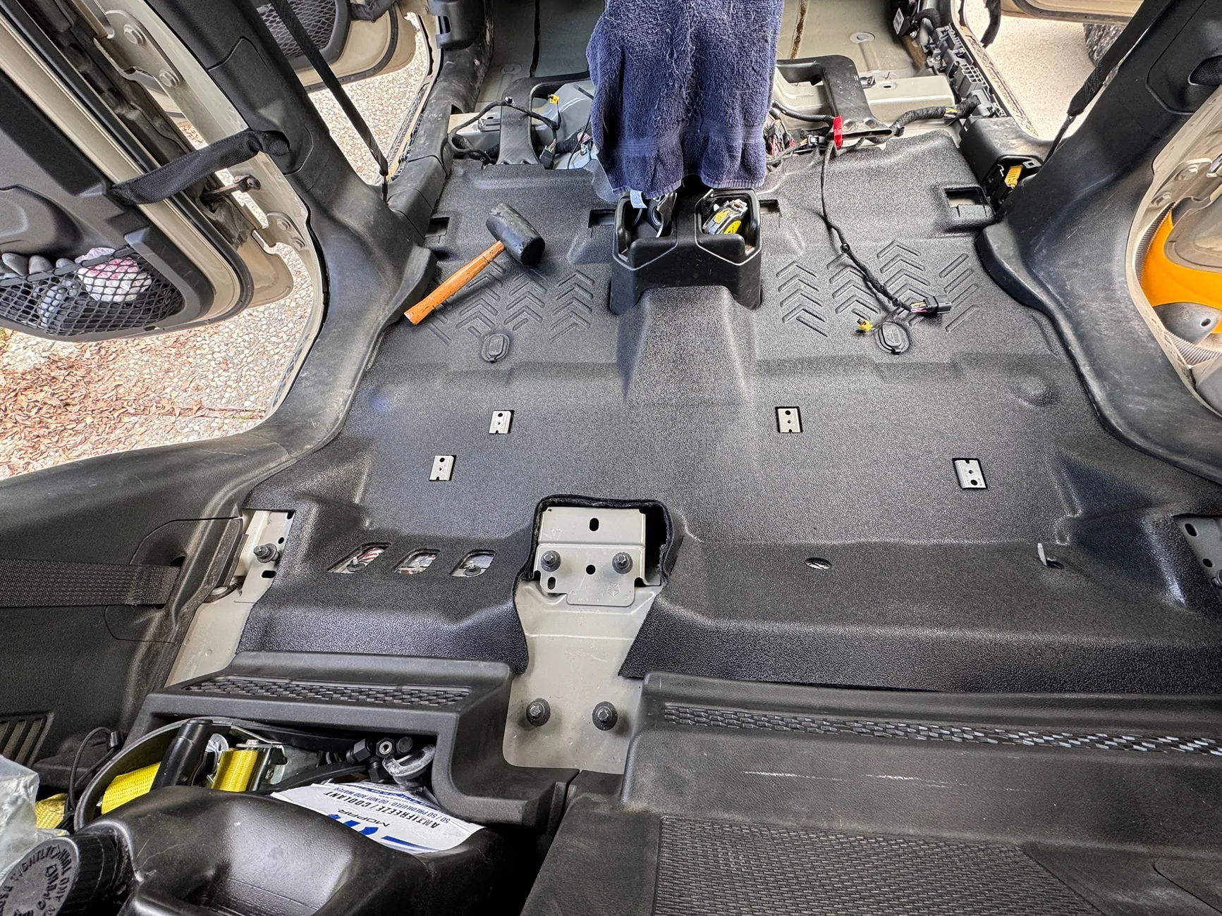 Jeep Gladiator Looking for rubber floor Mats for sport s that cover the entire back floor area. IMG_3721