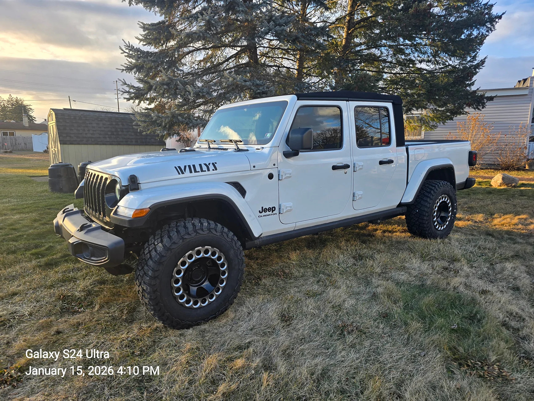 Jeep Gladiator Lets see all those Gladiators with lifts and bigger tires! 1000008890