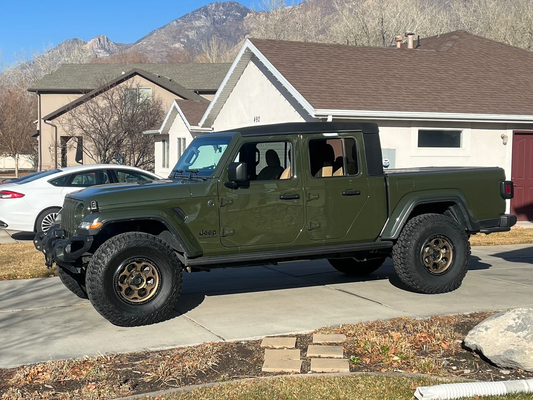 Jeep Gladiator Master Chief ('22 Sport S Max Tow Sarge Green) IMG_2495
