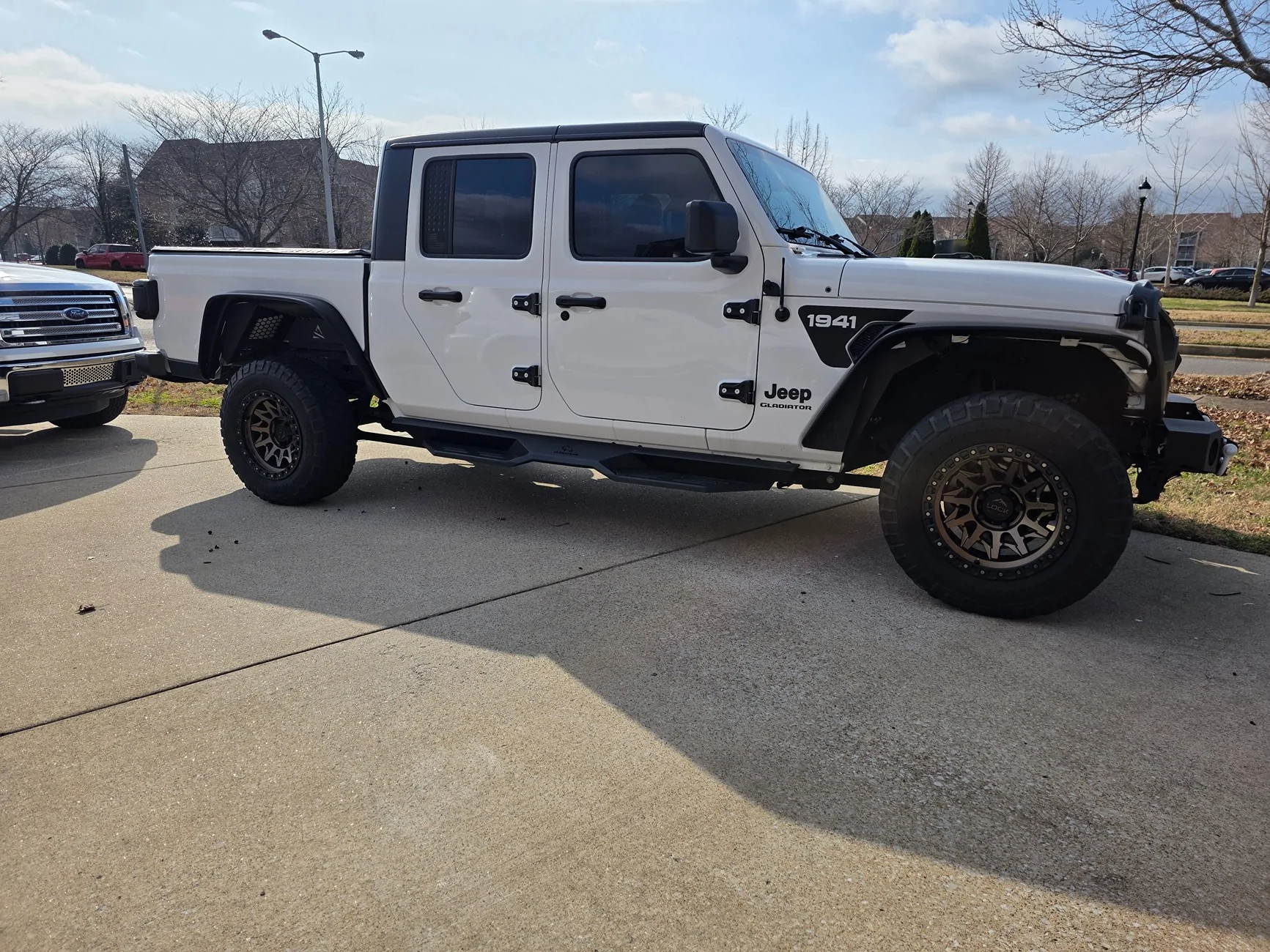 Jeep Gladiator Anyone has KBD fender flares or any recommend? 20251225_124657