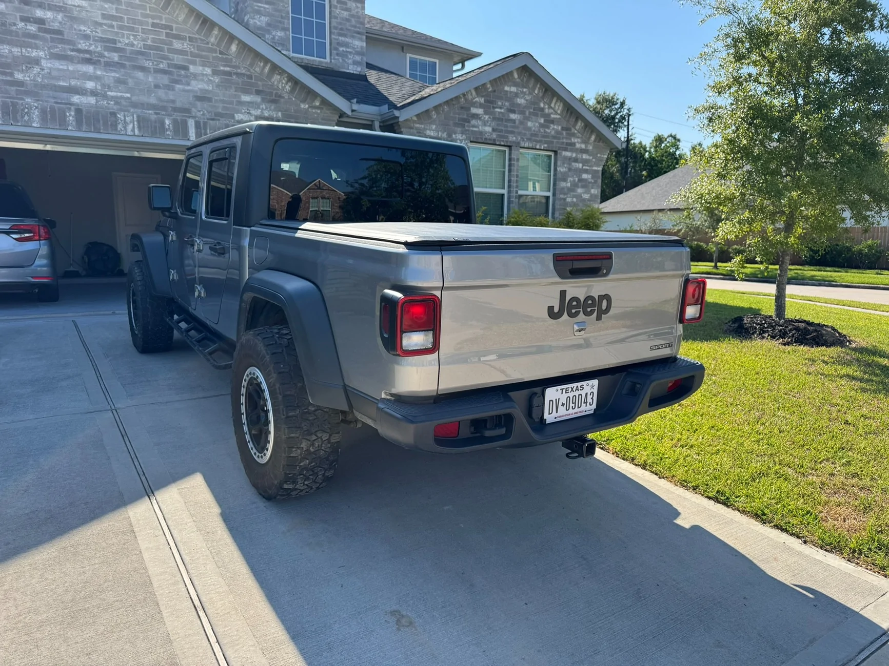 Jeep Gladiator [FOR SALE] 2020 Sport S - Mopar Lift/Fox Shocks, 35s, RockHard Sliders, Wireless Carplay - $25,000 IMG_2459