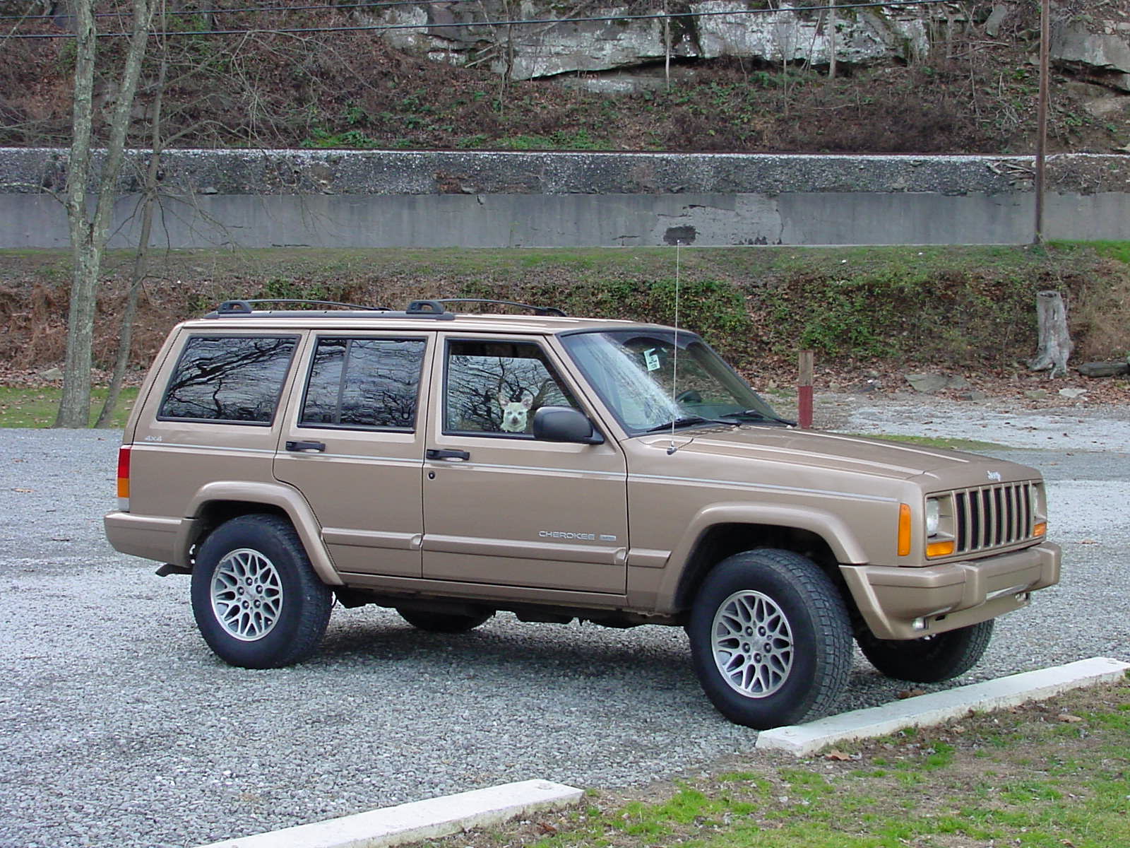 Jeep Gladiator Saying hello Cherokee.JPG