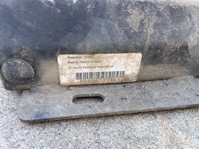 Jeep Gladiator FREE Factory Rubicon Sliders/Rock Rails off 2021 Rubicon slide3