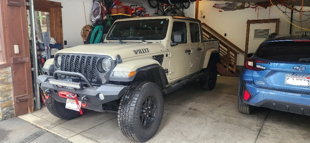 Jeep Gladiator Did the previous owner install the wrong lift on my 2022 Willys? 20260121_120134_resized