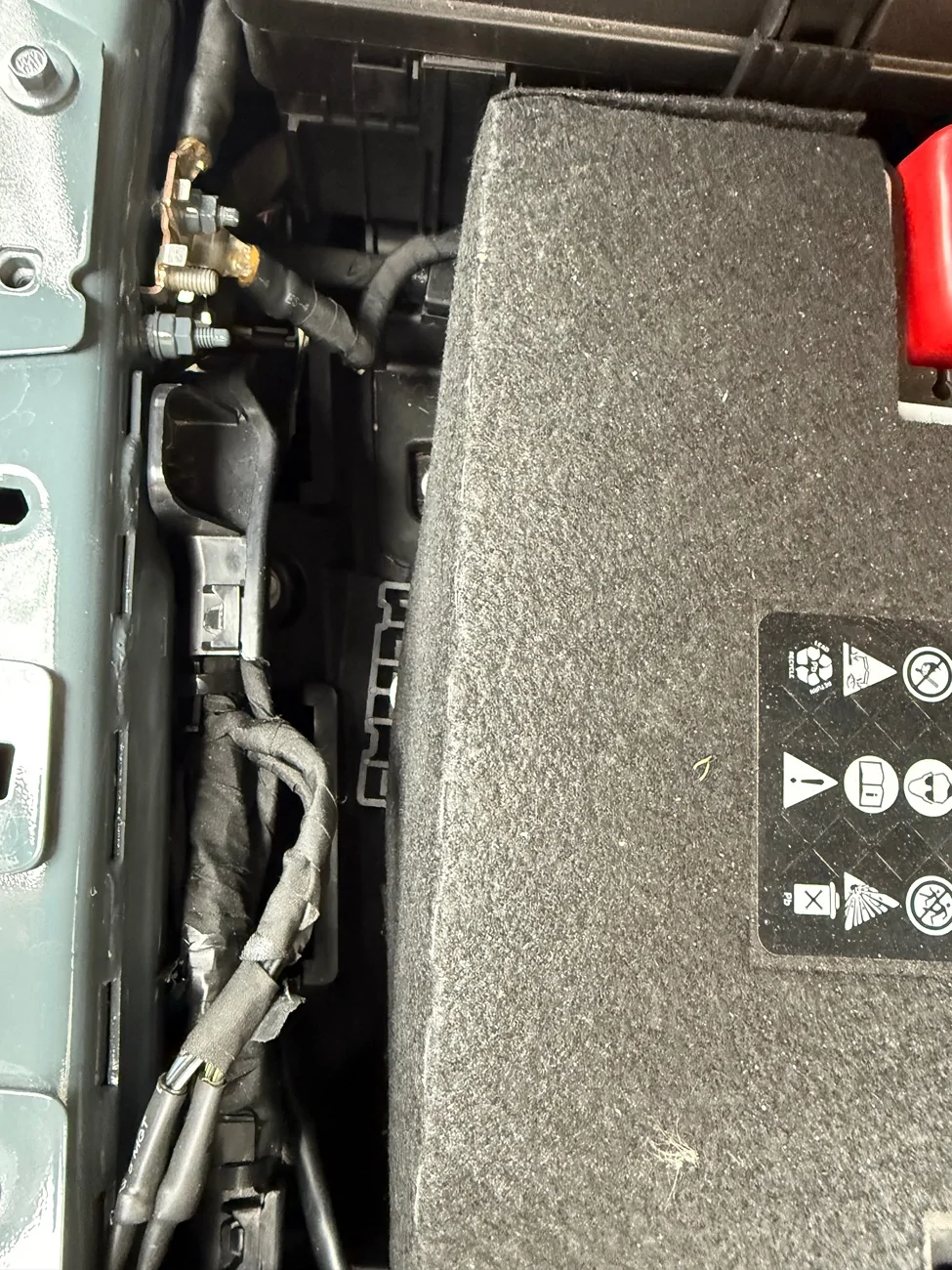 Jeep Gladiator Question on 2025 vs 2024 aux switches IMG_8327