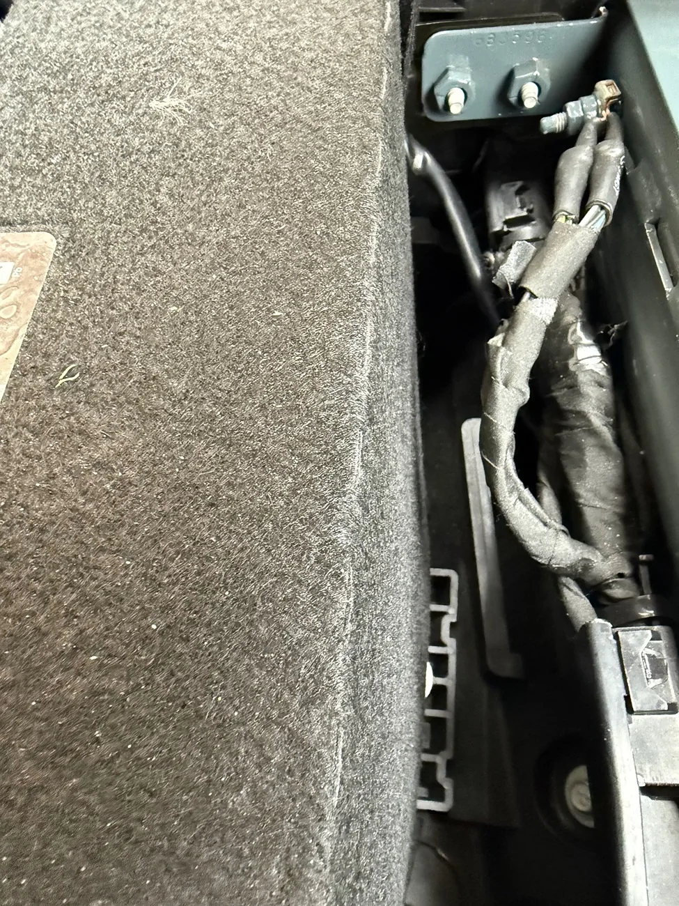 Jeep Gladiator Question on 2025 vs 2024 aux switches IMG_8328