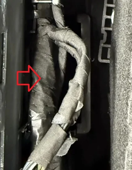 Jeep Gladiator Question on 2025 vs 2024 aux switches Pregnant Snak