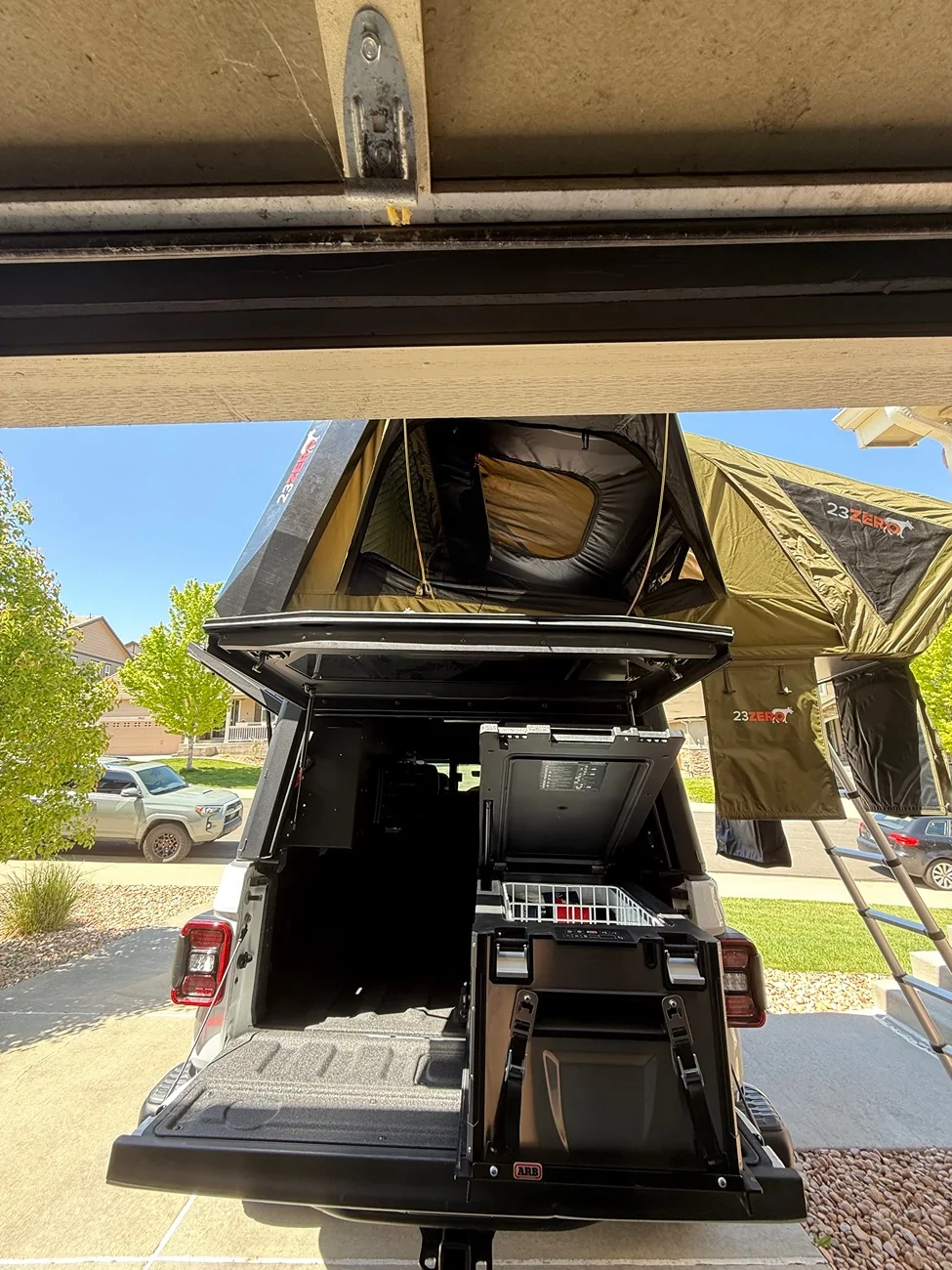 Jeep Gladiator Alu Cab contour canopy, 23Zero armadillo A3 tent IMG_1121