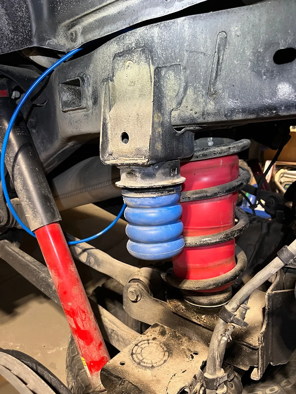 Jeep Gladiator Rear end sag with a small load. Please help. IMG_5702