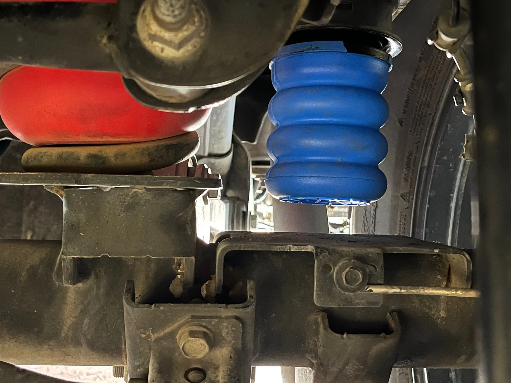 Jeep Gladiator Rear end sag with a small load. Please help. IMG_4865