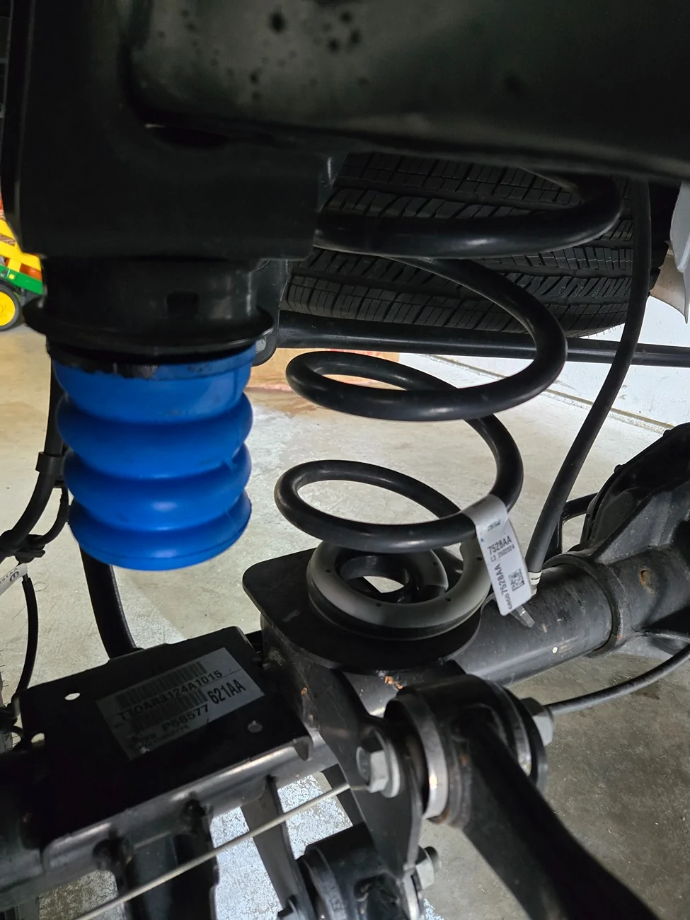 Jeep Gladiator Rear end sag with a small load. Please help. 20250816_141021