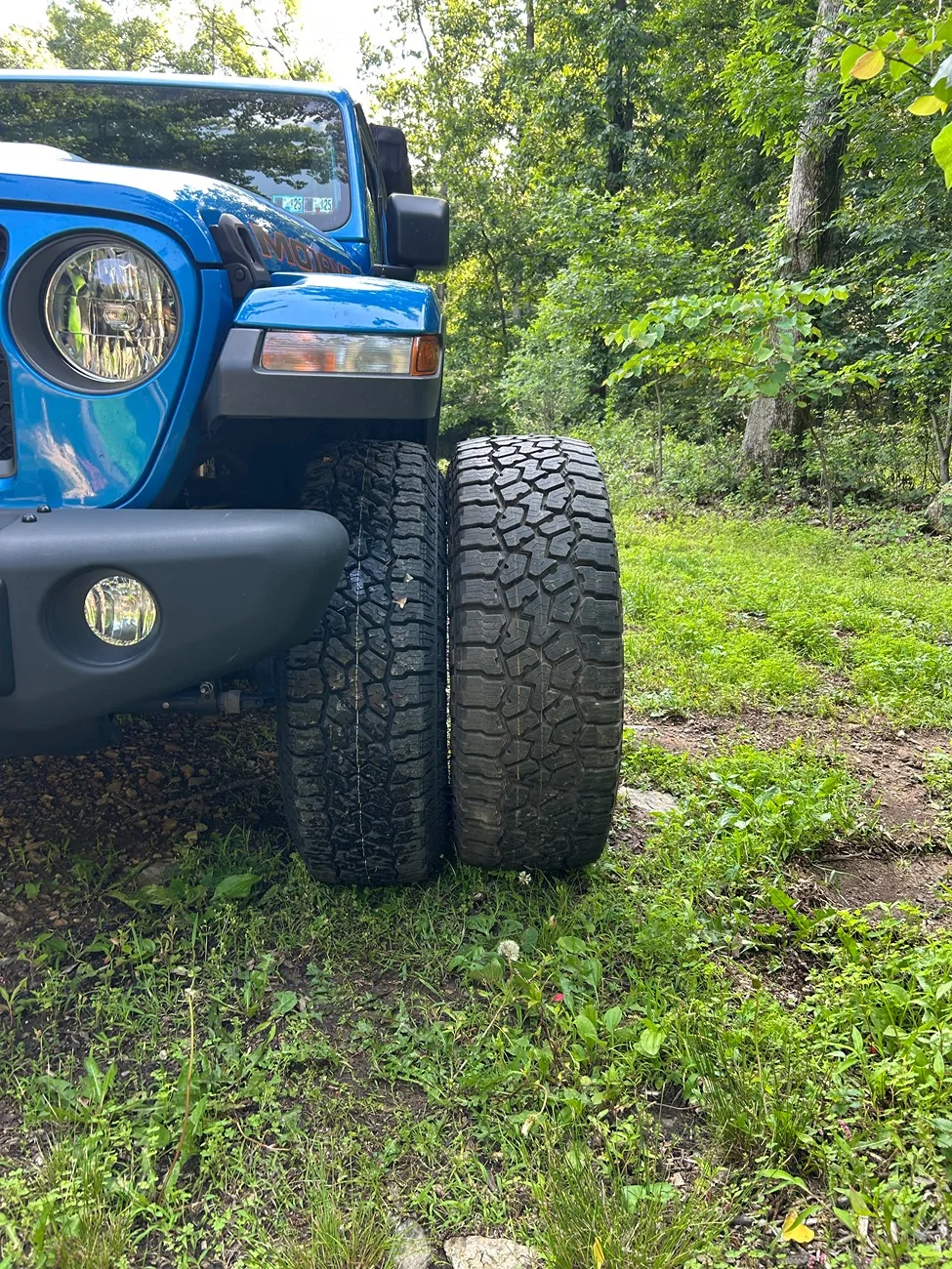 Jeep Gladiator Considering going 255/80R17 IMG_3682