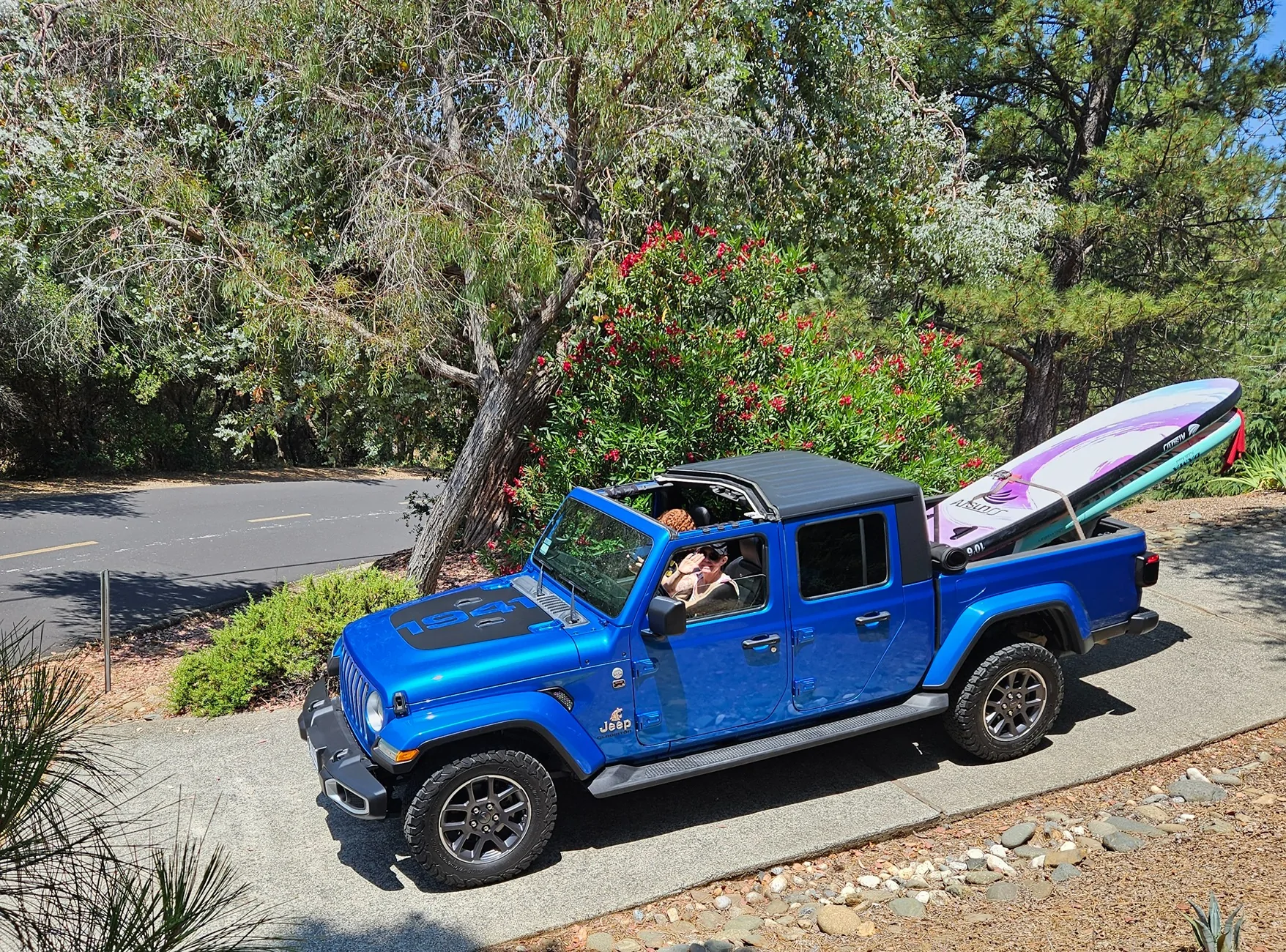 Jeep Gladiator New Product Giveaway: Free EZ4X4 EZ FlipTop by and Truck Buddiez. Comment to Enter 20250607_120020