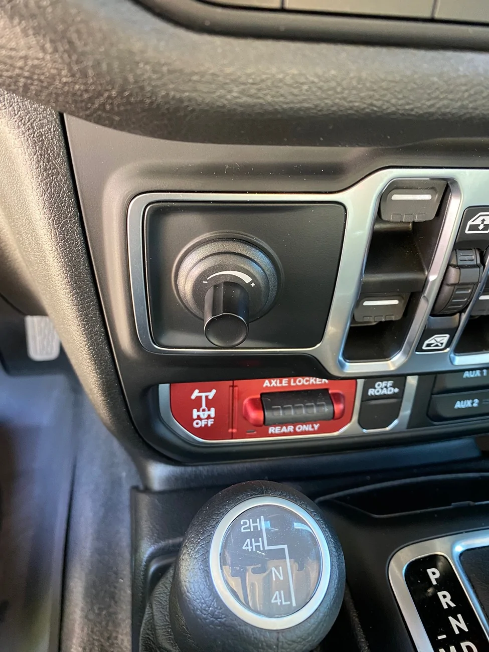 Jeep Gladiator Kicker speaker upgrade in the roll bar IMG_1481