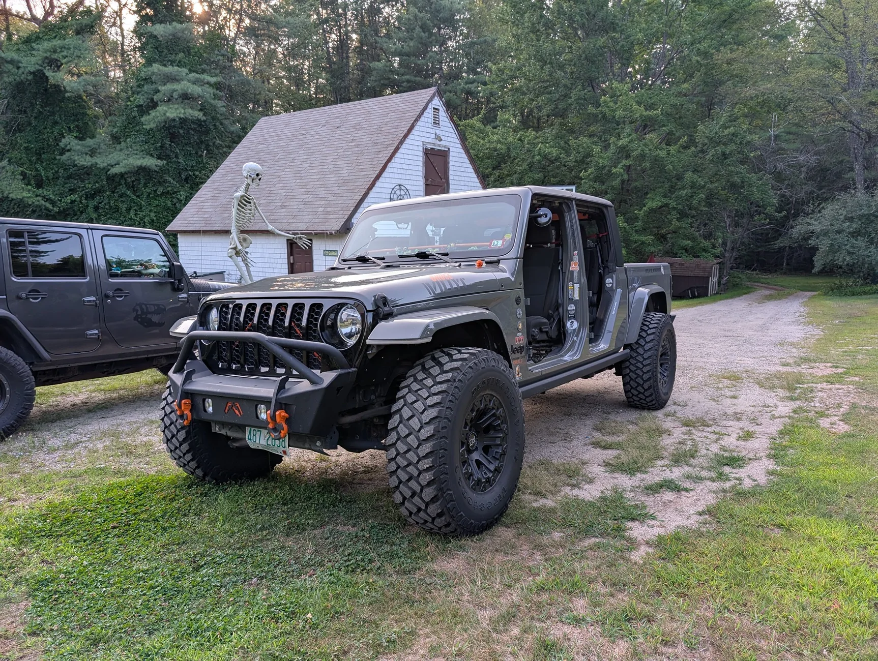 Jeep Gladiator New Product Giveaway: Free EZ4X4 EZ FlipTop by and Truck Buddiez. Comment to Enter PXL_20250808_221843872