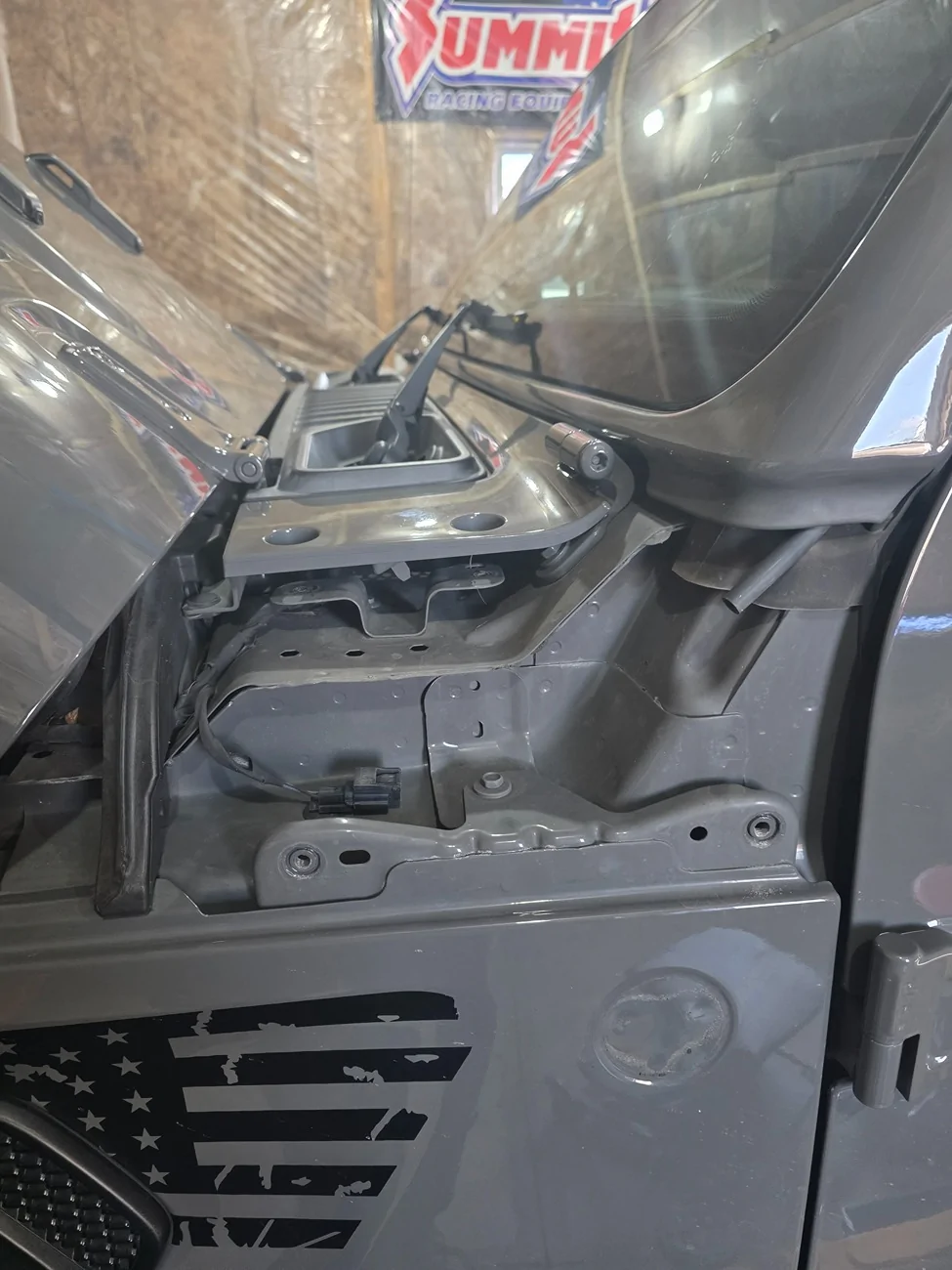 Jeep Gladiator ??what is this?? Nothing hooked up to it. 2020 Rubicon 7398