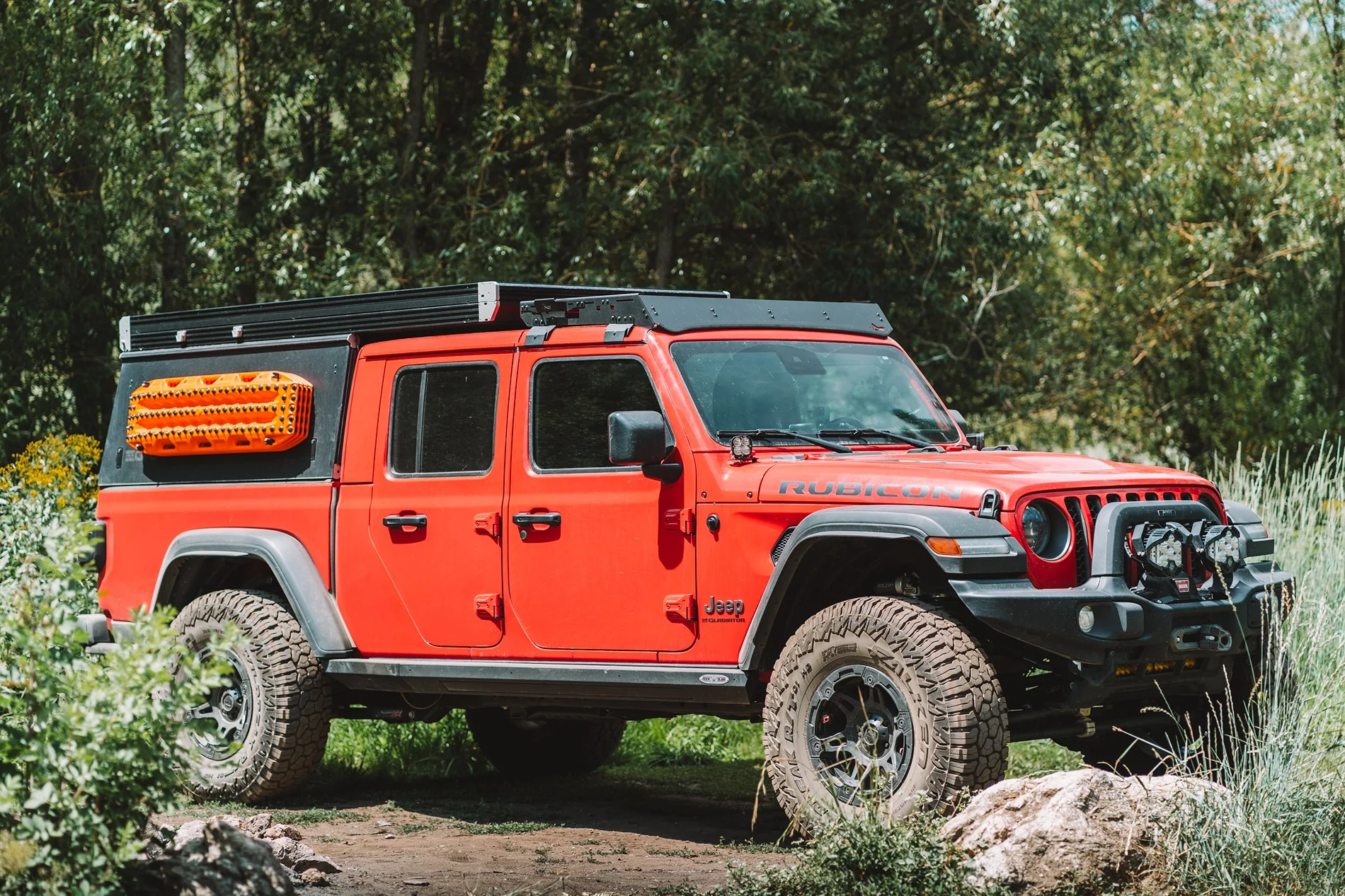 Jeep Gladiator Compatible Campers with Gladiator Roof Rack DSC04866
