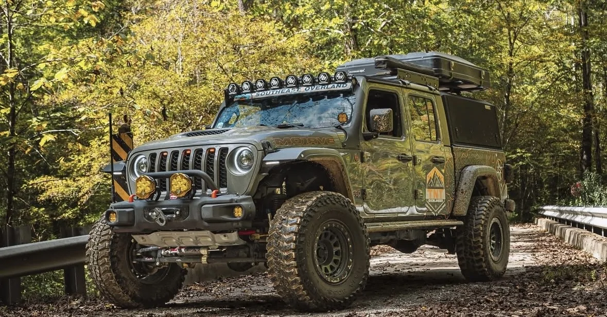 Jeep Gladiator Compatible Campers with Gladiator Roof Rack IMG_8784