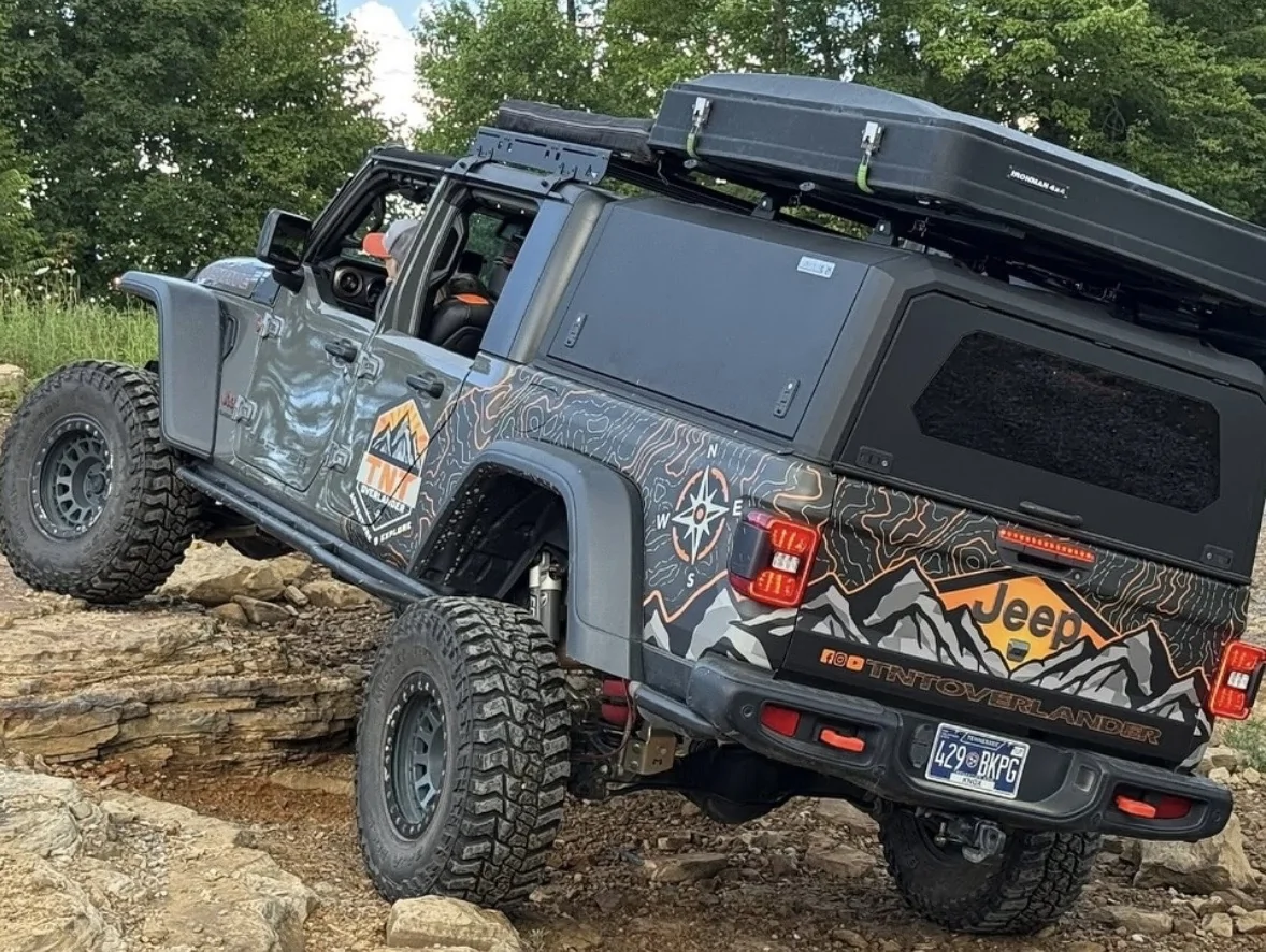 Jeep Gladiator Compatible Campers with Gladiator Roof Rack IMG_8785