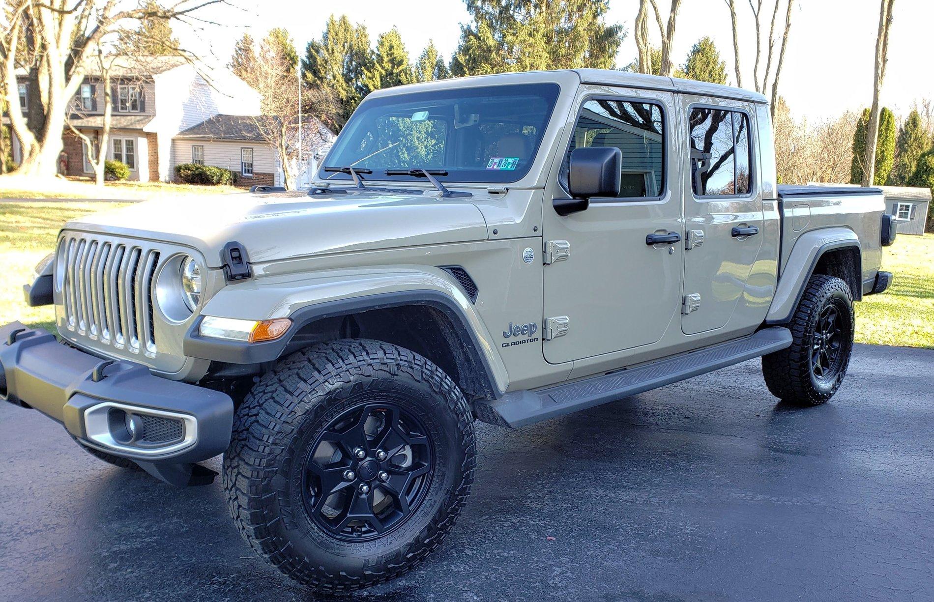 Jeep Gladiator Overland with LE Wheels and Tires 20191116_101308 (1)