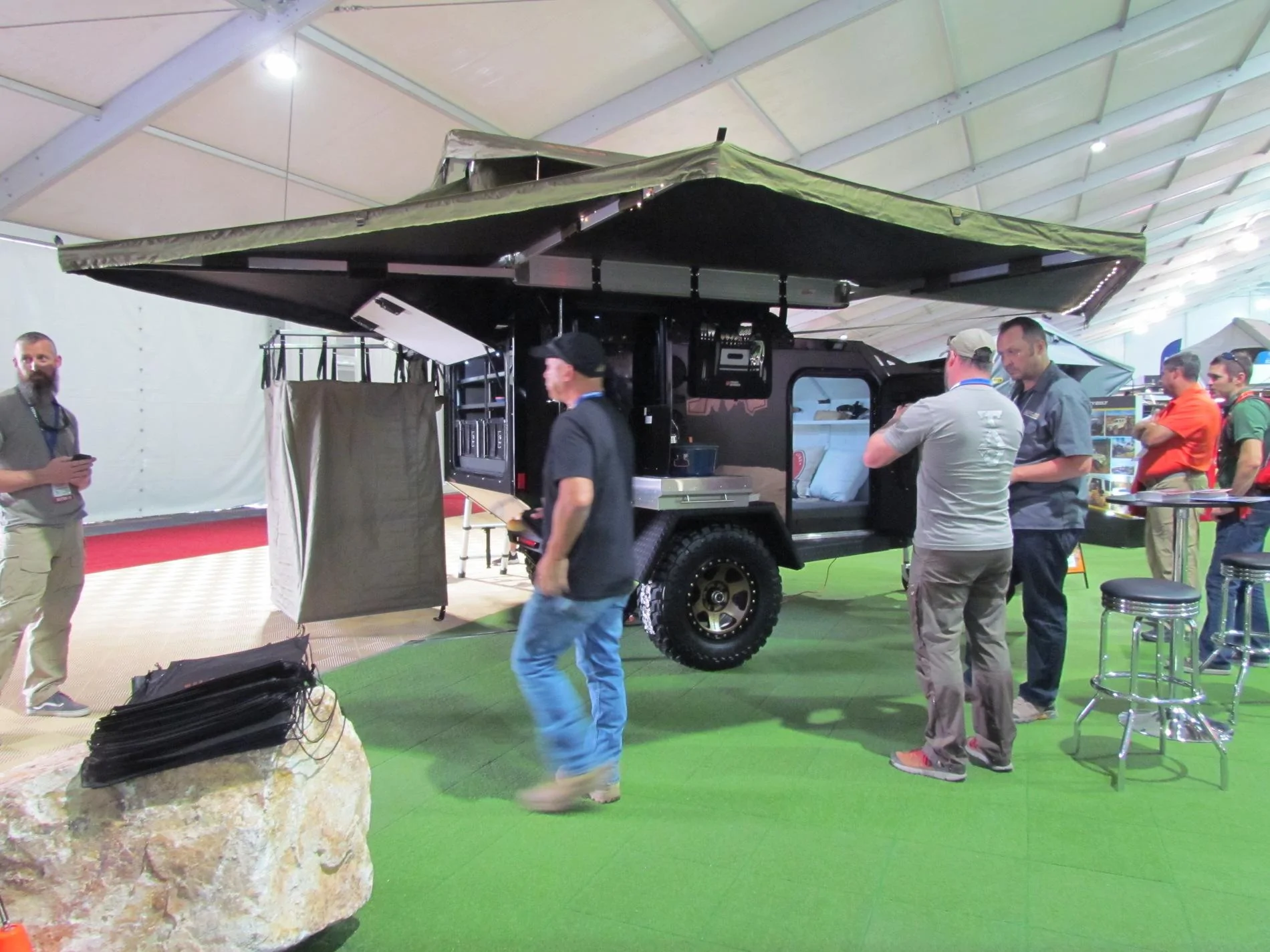Jeep Gladiator SEMA - Overlanding overlanding3a