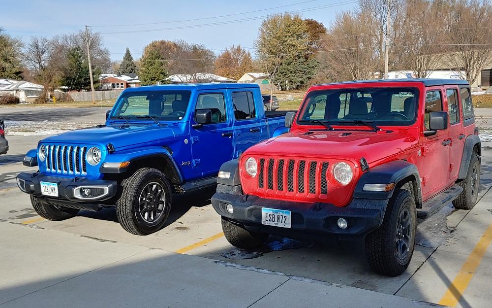 Jeep Gladiator Jeeps Parking Next To Jeeps 20191115_101223_HDR